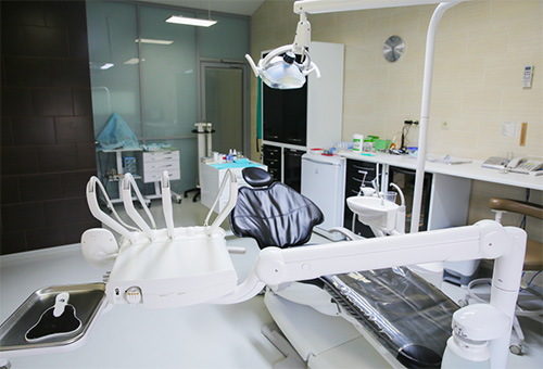 Стоматолгический кабинет клиники ЗУБИКИ.РУ