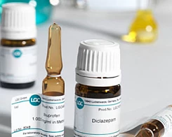 Сертифицированный стандартный материал 2,4,5-Т 100 мкг/мл в ацетонитриле:uz:Sertifikatlangan standart material 2,4,5-T 100 mkg/ml atsetonitrilida