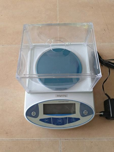 Лабораторные весы Electronic scale точность 0,01/ 600гр