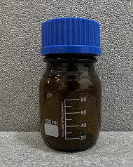 Бутылка для реактивов с завинчивающейся крышкой 100 мл, янтарная, содовое стекло:uz:100 ml vintli qopqoqli reaktiv shishasi, amber, sodali shisha.