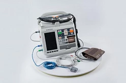 Дефибриллятор-монитор ДКИ-Н-11 «Аксион»:uz:Defibrilator-monitor DKI-N-11 "Axion"